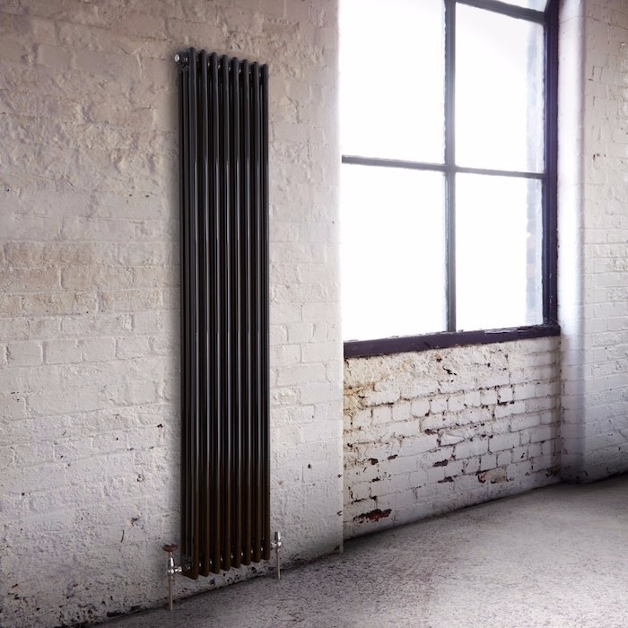 Вертикальный стальной трубчатый черный радиатор для квартиры